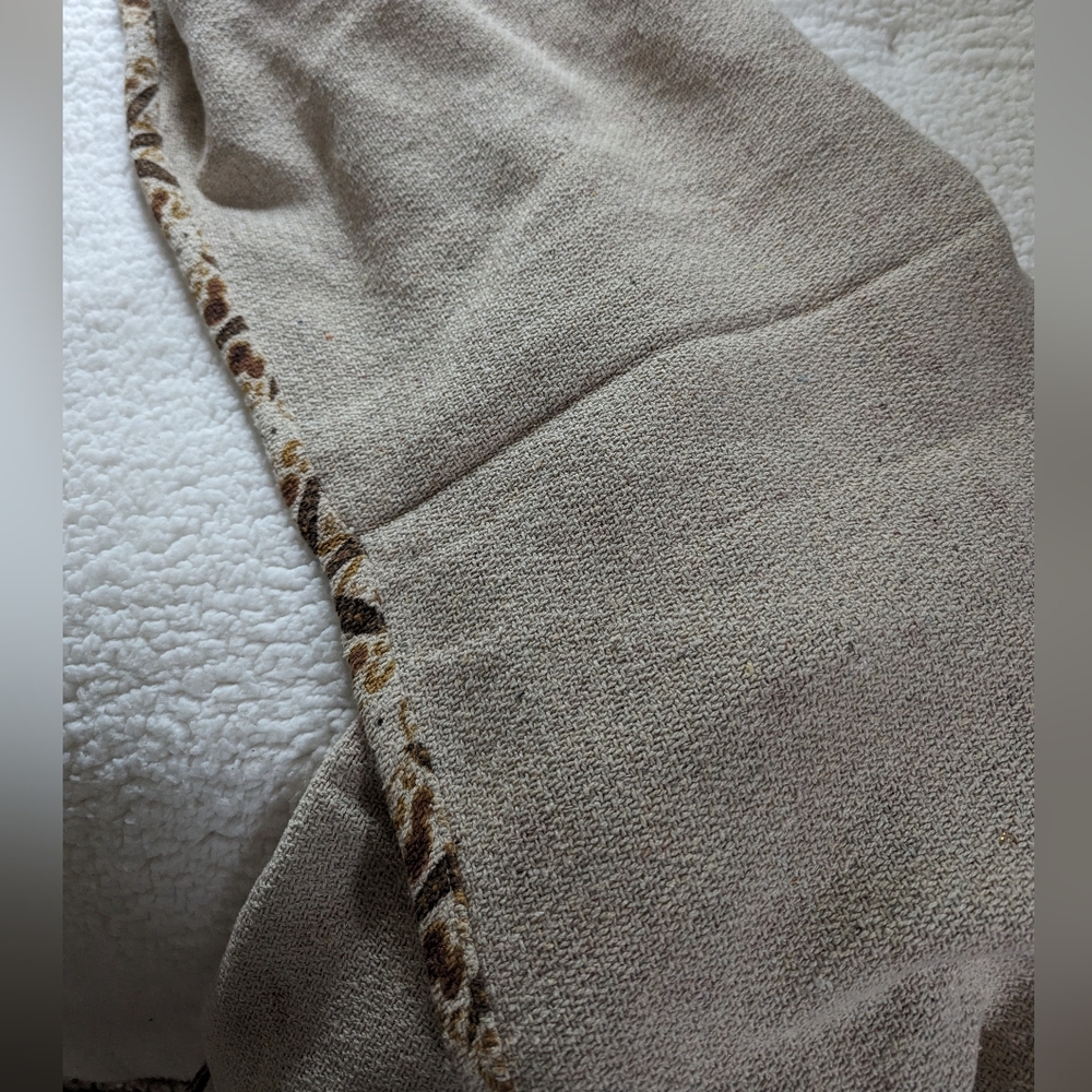 Medallion printed throw blanket - Picture 3 of 9